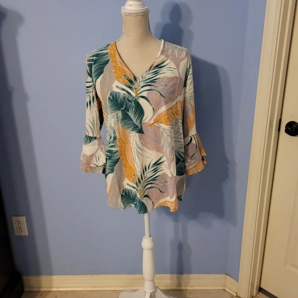 Profile Apparel Small Womens Blouse